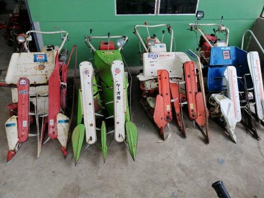 ขายรถเกี่ยวข้าวเดินตามมัดคอรวงวางราย2แถวkubotaHF52