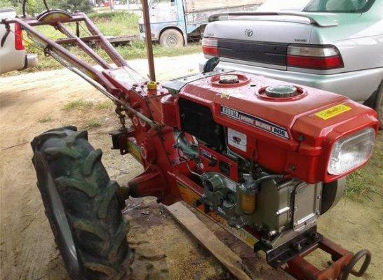 ขายรถไถนาเดินตามเครื่องkubota et95เครื่องดีติดนิ่ม โครงเกียร์พญานาคทองสภาพดีพร้อมใช้  พร้อมล้อเหล็ก คราด ไถ 