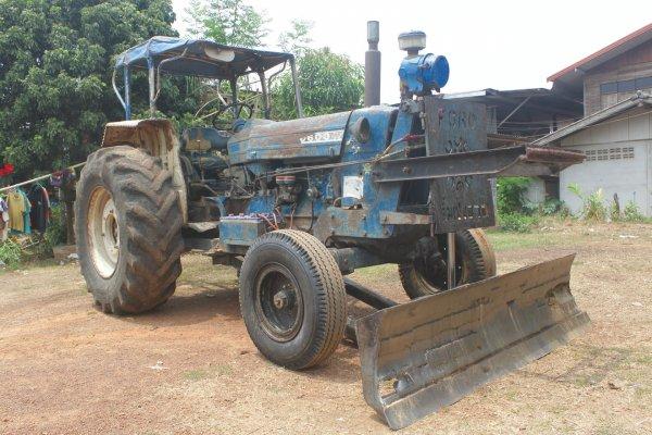 ขาย รถแทรกเตอร์ FORD 4 สูบ 75 แรงม้า 