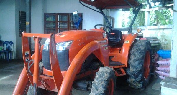 ขายรถแทรกเตอร์ คูโบต้า L4708DT อุปกรณ์พร้อม 47 แรงม้า สนใจสามารถต่อรองได้