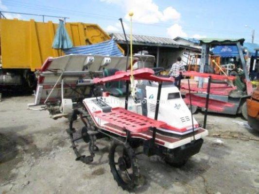  รถปลูกข้าวดำนาแบบนั่งขับ ยี่ห้อ : YANMAR รุ่น : RR50 รหัสสินค้า : 14002105