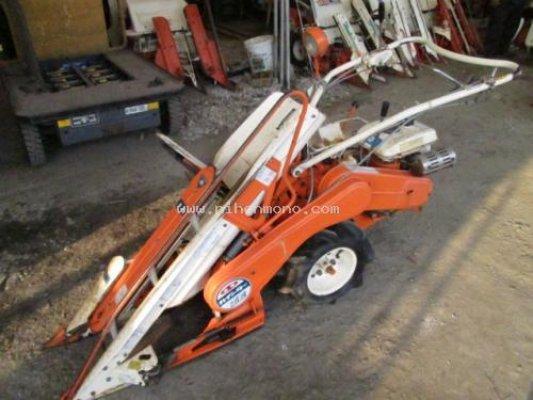  รถเกี่ยวข้าวเดินตาม KUBOTA ZE30A รหัสสินค้า : 14002144 Line ID: nihonmono นิฮอนโมโน 08182823376