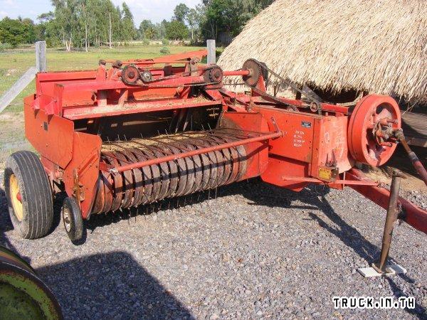 ขายถูกเหมาด่วน ขายรถไถ,เครื่องอัดฝาง Massey Ferguson และ Claas 0814964881 ศรีสะเกษ 300,000