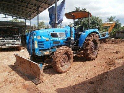 (มีคลิปวีดีโอ )รถไถ CHAMP CX484 (48 แรง)  2 เพลา ทำงาน 1800 ชั่วโมง (ใบมีด ผาน 6) เอกสารใบเสร็จปิดงวดสุดท้าย