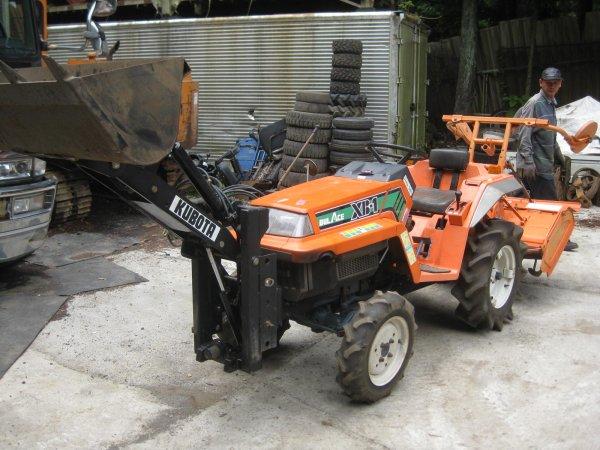 ขายรถไถ KUBOTA XB1 BULACE 12แรง ติดกระบวย พร้อมใช้งาน