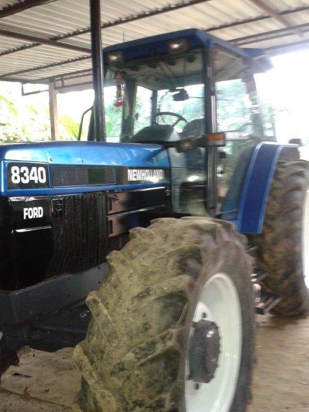 ขายรถไถ  Ford  8340 NEWHOLLAND
