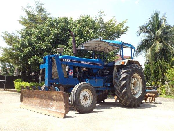ขาย FORD 6600 (เสื้อลาย) สภาพดีเยี่ยม พร้อมใช้งาน