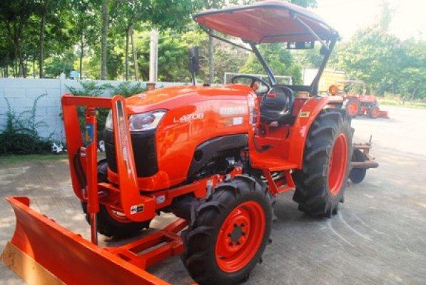 ขายรถไถ Kubota L 4708 (4WD) พร้อมดันหน้าและผานตราช้าง