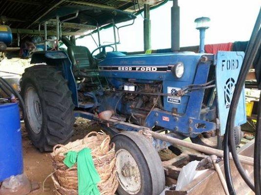 ขายรถไถ FORD T3 เครื่องดี ใช้งานได้ทุกระบบ อุปกรณ์ดันหน้า ผานหลัง สภาพสวยพร้อมใช้งาน สนใจโทร 090-8588220คุณนะ ID:narong498 หรือ www.truck.in.th/498