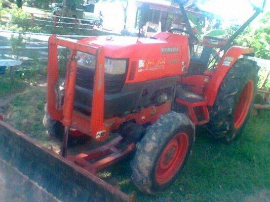 ขายรถไถKUBOTA L4508 ทำงาน2,xxxhr อุปกรณ์ ดันหน้า ผานหลัง สภาพพร้อมโอน เอกสารเล่มทะเบียนพร้อมโอน สนใจโทร090-8588220คุณนะ ID:narong498 หรือwww.truck.in.