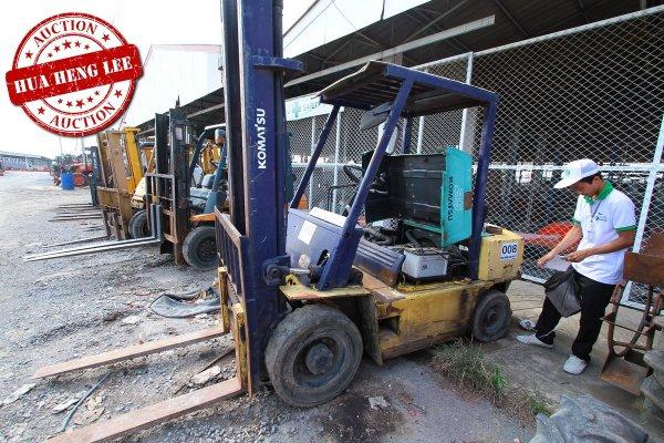 AUC 7 Code 008 โฟล์คลิฟท์ Komatsu FD25-8 ราคา เริ่มต้นการประมูล 160,000 บาท
