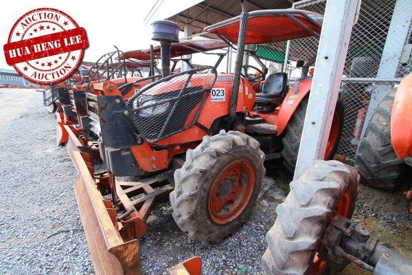 AUC 7 Code 023 แทรกเตอร์ KUBOTA M7040 ราคา เริ่มต้นการประมูล 350,000 บาท