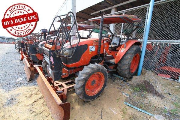 AUC 7 Code 037 แทรกเตอร์ KUBOTA M6040 ราคา เริ่มต้นการประมูล 375,000 บาท