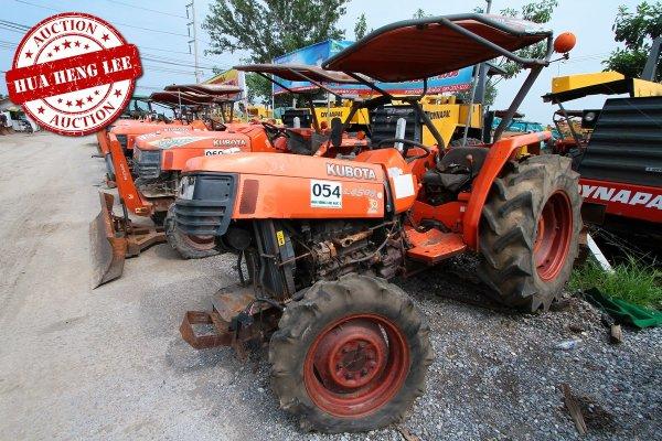 AUC 7 Code 054 รถแทรกเตอร์ KUBOTA L4508 ราคา เริ่มต้นการประมูล 80,000 บาท