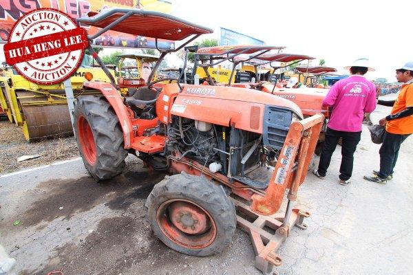 AUC 7 Code 059 รถแทรกเตอร์ KUBOTA L4508 ราคา เริ่มต้นการประมูล 140,000 บาท