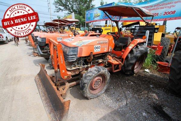 AUC 7 Code 060 รถแทรกเตอร์ KUBOTA L4508 ราคา เริ่มต้นการประมูล 140,000 บาท