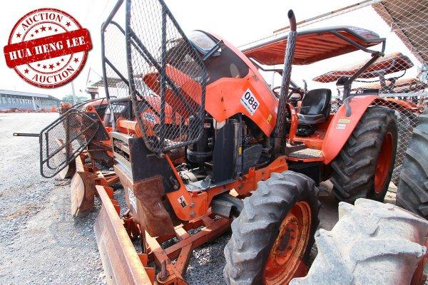 AUC 7 Code 088 รถแทรกเตอร์ KUBOTA M7040 ราคา เริ่มต้นการประมูล 350,000 บาท