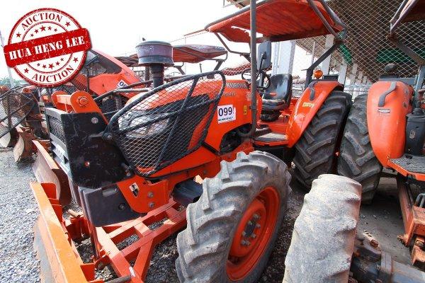 AUC 7 Code 099 รถแทรกเตอร์ KUBOTA M7040 ราคา เริ่มต้นการประมูล 500,000 บาท