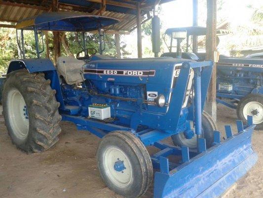 ขายรถแทรคเตอร์ FORD 77 T3สภาพพร้อมใช้เล่มทะเบียนพร้อมลุยงานเครื่องดี ปั๊มดี ยางดี 
