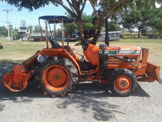 ขายรถไถKUBOTA L2002DT-M 3สูบ 4?4โฟร์ อุปกรณ์ โรตารี่ จอบหมุน ผานหลัง ใบดันหน้า เครื่องดี สภาพพร้อมใช้งาน สนใจโทร 090-8588220คุณนะ ID:narong498 หรือ ww