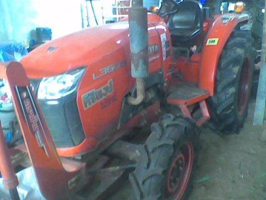 ขายรถไถKUBOTA L3608 เครื่องดี อุปกรณ์ครบ ดันหน้ากับผานหลัง สภาพสวยพร้อมใช้งาน เอกสารพร้อมโอน สนใจโทร 090-8588220คุณนะ ID:narong498 หรือ www.truck.in.t