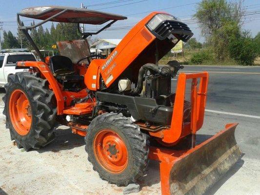 ขายรถไถ kubota4508 สภาพพร้มใช้งาน เครื่องดีระบบใช้งานปกติ ยางดี อุปกรณ์ผานหลัง พร้อมใบดัน สภาพพร้อมใช้งาน 