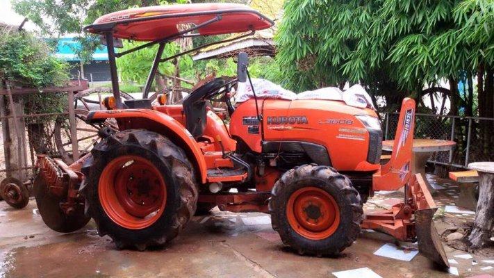 ขายรถไถ KUBOTA L3608 ใช้งานได้ 69ชั่วโมง อุปกรณ์ดันหน้า-ผานหลัง สภาพสวยพร้อมใช้งาน เอกสารพร้อมโอน สนใจโทร 090-8588220คุณนะ 093-3258446คุณบิว ID:narong