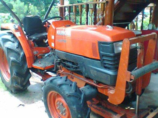 ขายรถไถ KUBOTA L4508 อุปกรณ์ ดันหน้า ผานหลัง โรตารี่ สภาพพร้อมใช้งาน สนใจโทร 090-8588220คุณนะ 093-3258446คุณบิว หรือเข้าดูสินค้าอื่นๆได้ที่ www.truck.