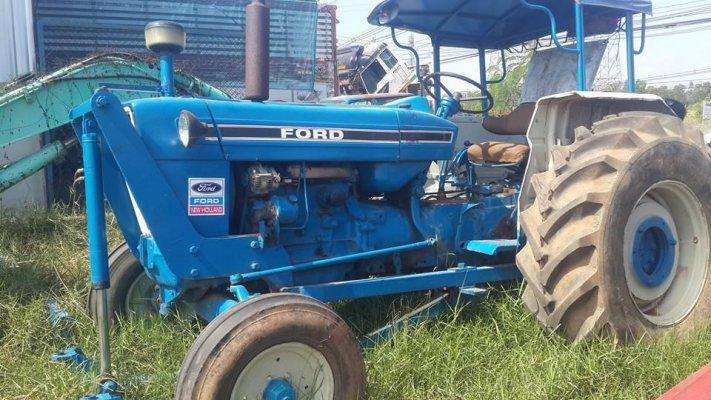 ขายรถไถFORD 77T3 ยางดี อุปกรณ์ ใบดันหน้าผานหลัง7 เอกสารเล่มทะเบียน เครื่องดี เกียร์แห้ง พร้อมใช้งาน