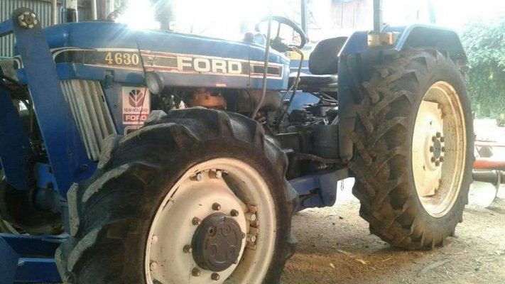 ขายรถไถ FORD2เพลา 4630  อุปกรณ์ ดันหน้า ผานหลัง เล่มทะเบียนพร้อมโอน สนใจโทร 090-8588220คุณนะ 093-3258446คุณบิว หรือเข้าดูสินค้าอื่นๆได้ที่ www.truck.i