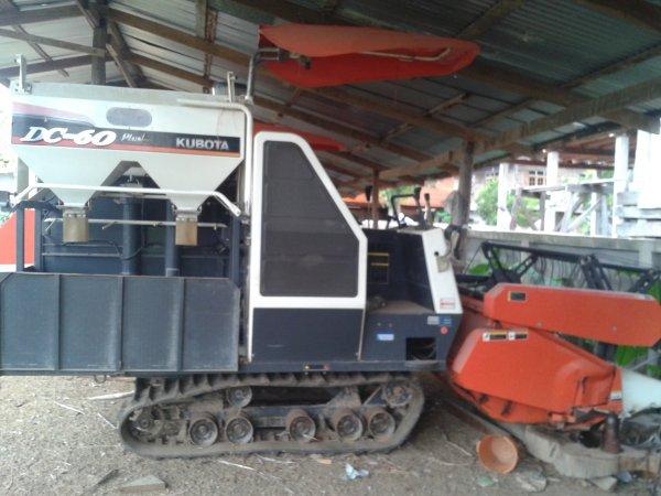 ขาย รถเกี่ยวข้าว KUBOTA 60 สภาพดีพร้อมใช้งาน รถ 2 นา