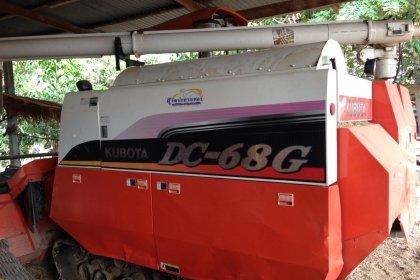 ขายรถเกี่ยวข้าว(อุ้ม) KUBOTA DC68G พร้อมเทนเลอร์