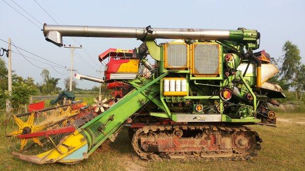 ขาย รถเกี่ยว ไทยเส็ง เดี่ยวทรนง อุ้ม2.5ตัน เครื่อง 260TURBO ปั๊ม23