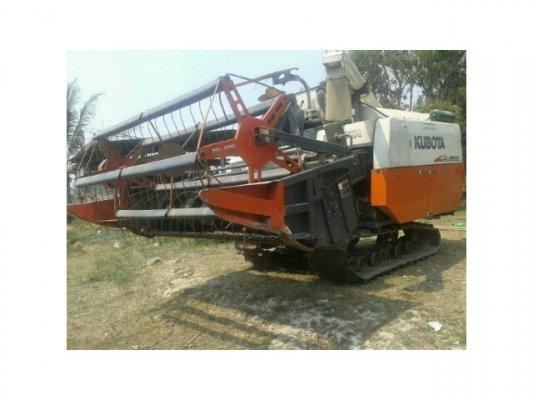 ขายรถเกี่ยวKUBOTA DC68 สภาพพร้อมใช้งาน