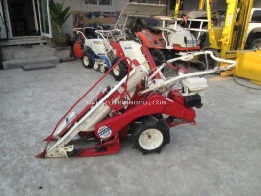 รถเกี่ยวข้าวเดินตาม รหัสสินค้า : 14001683 ยี่ห้อ : KUBOTA รุ่น : HE305A ชมสินค้าอื่นๆ เพิ่มเติมที่ www.nihonmono.com