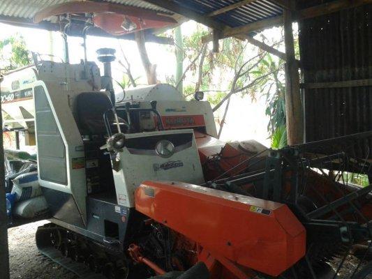 ขายรถเกี่ยวข้าวKUBOTA DC60พลัส สภาพพร้อม ใช้งานเครื่องดี ช่วงล่างเต็ม สภาพพร้อม ตู้ดี ตัวเดินดี 
