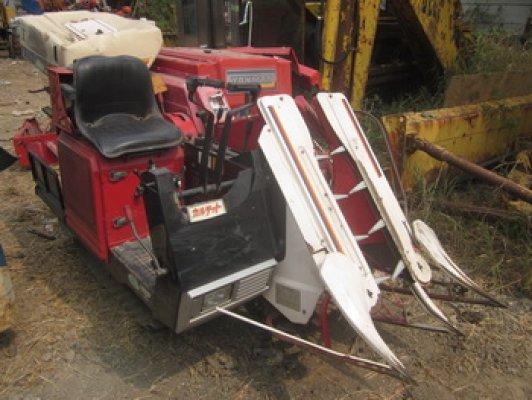 ขาย - รถเกี่ยวข้าว แบบนั่งขับ YANMAR: TC 800 เครื่องดีเซล 2 สูบ 2 แถว เก่าญี่ปุ่น