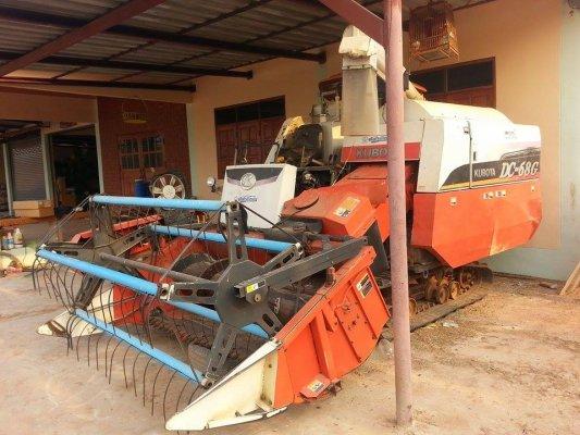 ขายรถเกี่ยวข้าวKUBOTA DC68 ระบบอุ้ม เครื่องดี ช่วงล่างดี ทำงานดี สภาพพร้อมใช้งาน  สนใจโทร 090-8588220คุณนะ 093-3258446คุณบิวตี้ ID:narong498 หรือ www.