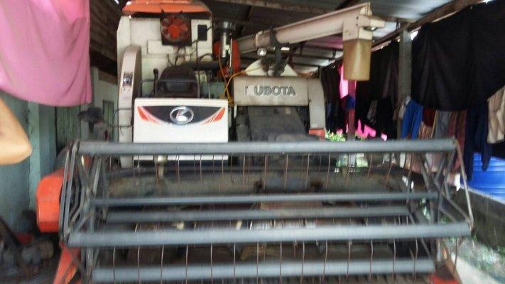ขายรถเกี่ยวข้าว 95 แรงครับ  KUBOTA