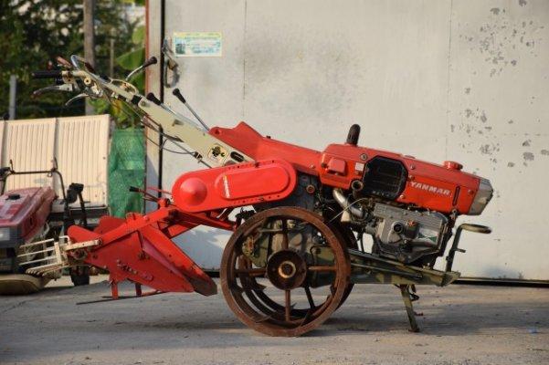 รถพรวนดิน ยันม่า ดิเซล7แรง พร้อม อุปกรณ์ ขุดมัน มีโรตี 1 ชุด ราคา 39,000บาท สภาพพร้อมใช้งาน