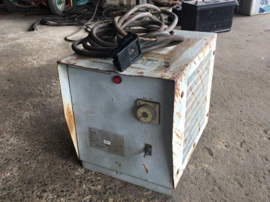ตู้ชาร์จแบตเตอรี่ ไฟเข้า 380 V. DC 24 V. 120 A. 