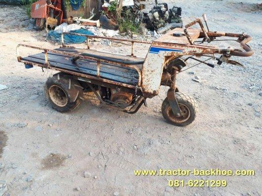 ขายตามสภาพ ไม่มีเวลาตรวจเช็ค รถบรรทุกล้อยาง KAWASAKI เดินตาม เก่าญี่ปุ่น โดยรวมน็อตยึดฐานเครื่องหลุด