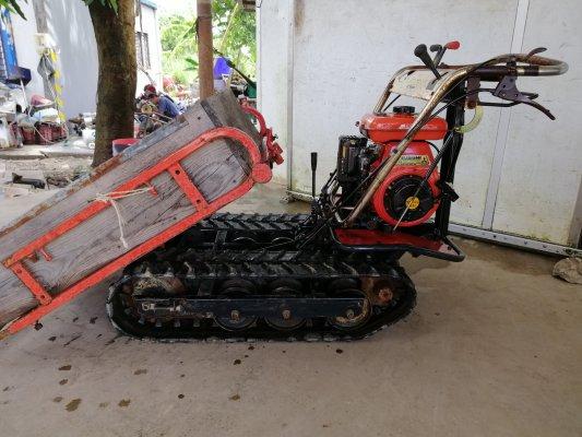 ขายรถบรรทุกตีนตะขาบ mitsubishi KC700AP 200KG