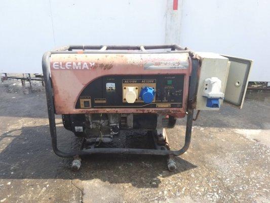 เครื่องปั่นไฟ ELEMAX รุ่น SF7000ex  ใช้ไฟ ได้ 110v. และ 220v.  พร้อมตู้คอลโทรล และ power plug  อุปกรณ์ครบ  สภาพสวยเดิม มือสองจากญี่ปุ่น  ราคา 22,000 บ