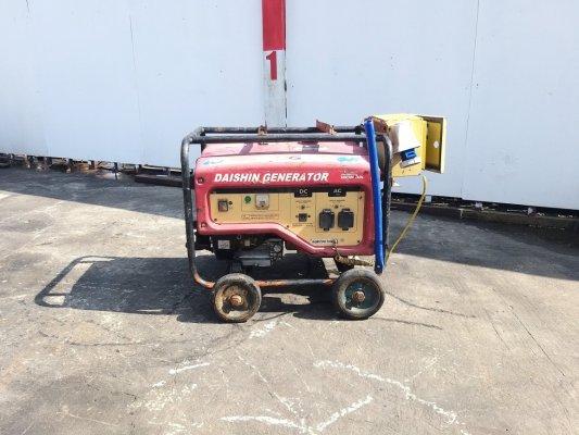  เครื่องปั่นไฟ DAISHIN รุ่น SGB7001  220V. 1phase 5.5kVA.  เครื่องยนต์ HONDA GX390 ดึงสตาร์ท  รุ่นใหม่ made in Japan  สภาพสวย มือสองจากญี่ปุ่น   เช็คพ