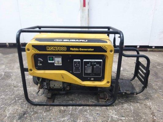 6.7kVA. 25.0A. 220v.  เครื่องยนต์ SUBARU RGN7800 รุ่นใหม่ สภาพสวยมาก สตาร์ทด้วยกุญแจ  มีระบบชาร์จไฟแบตเตอรี่   มือ2 เช็คพร้อมใช้งาน