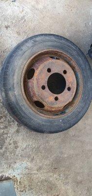 ยางรถบรรทุก6ล้อ  5รู ขนาด 225/60R17.5  ขายเป็นอะไหล่ กระทะล้อ+ยาง เบอร์แปลกๆ เผื่อใครหาอยู่