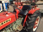 ขายรถไถ นั่งขับ ยี่ห้อ YANMAR รุ่น YM2210D เครื่องยนต์ดีเซล 2สูบ 25แรงม้า แรงจัด ประหยัดน้ำมัน พิมพ์นิยม 12เกียร์หน้า 4เกียร์ถอย 