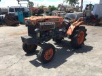 ขาย รถไถนั่งขับ KUBOTA B7001  เครื่องรุ่นใหม่ 3สูบ 16แรงม้า สภาพดี  คันเล็กเข้าร่องได้ ติดอุปกรณ์เสริมได้