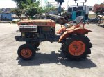 ขาย รถไถนั่งขับ KUBOTA B7001  เครื่องรุ่นใหม่ 3สูบ 16แรงม้า สภาพดี  คันเล็กเข้าร่องได้ ติดอุปกรณ์เสริมได้